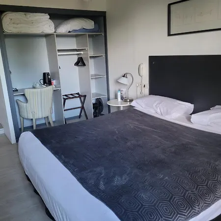Hotell Bomotel Montluçon