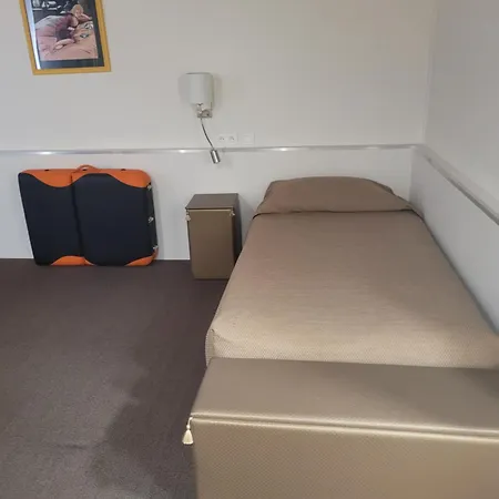 Hotell Bomotel 3*