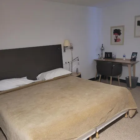 Bomotel