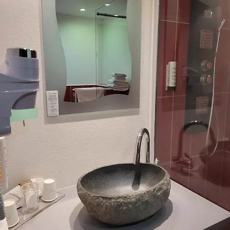 Bomotel Hotell 3*